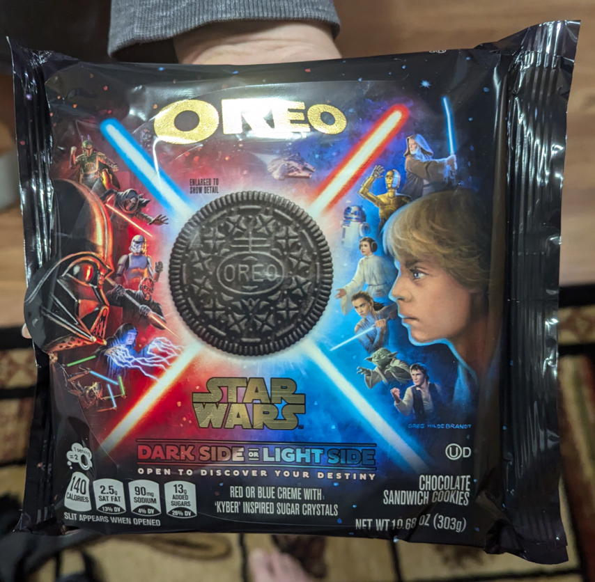 Star Wars tie-in Oreos package